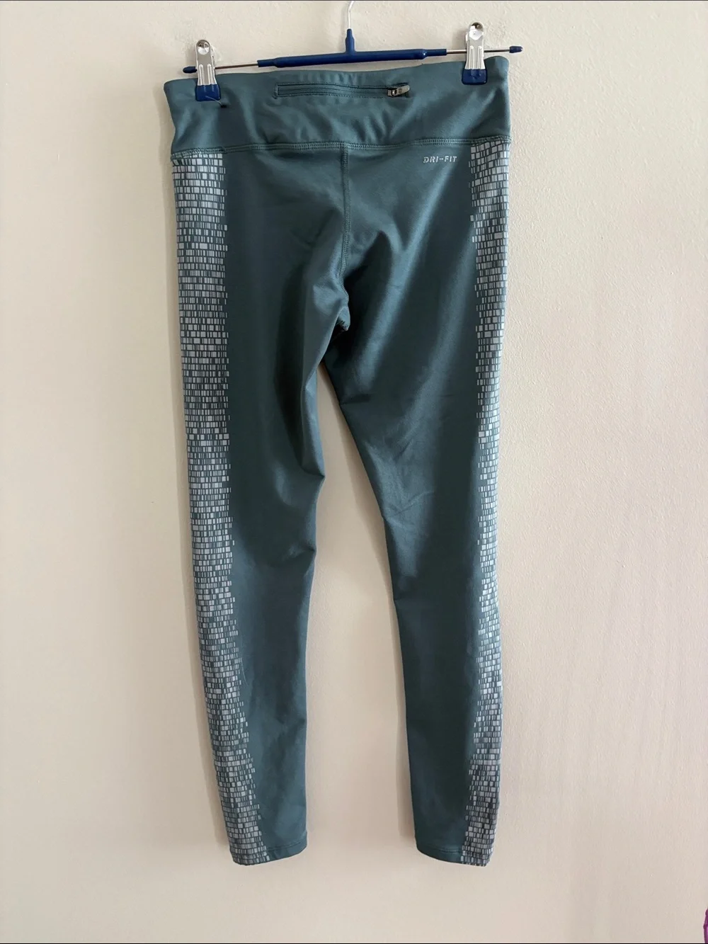 Nike Dri-Fit Teal-Green Athletic Leggings with Reflective Side Panels